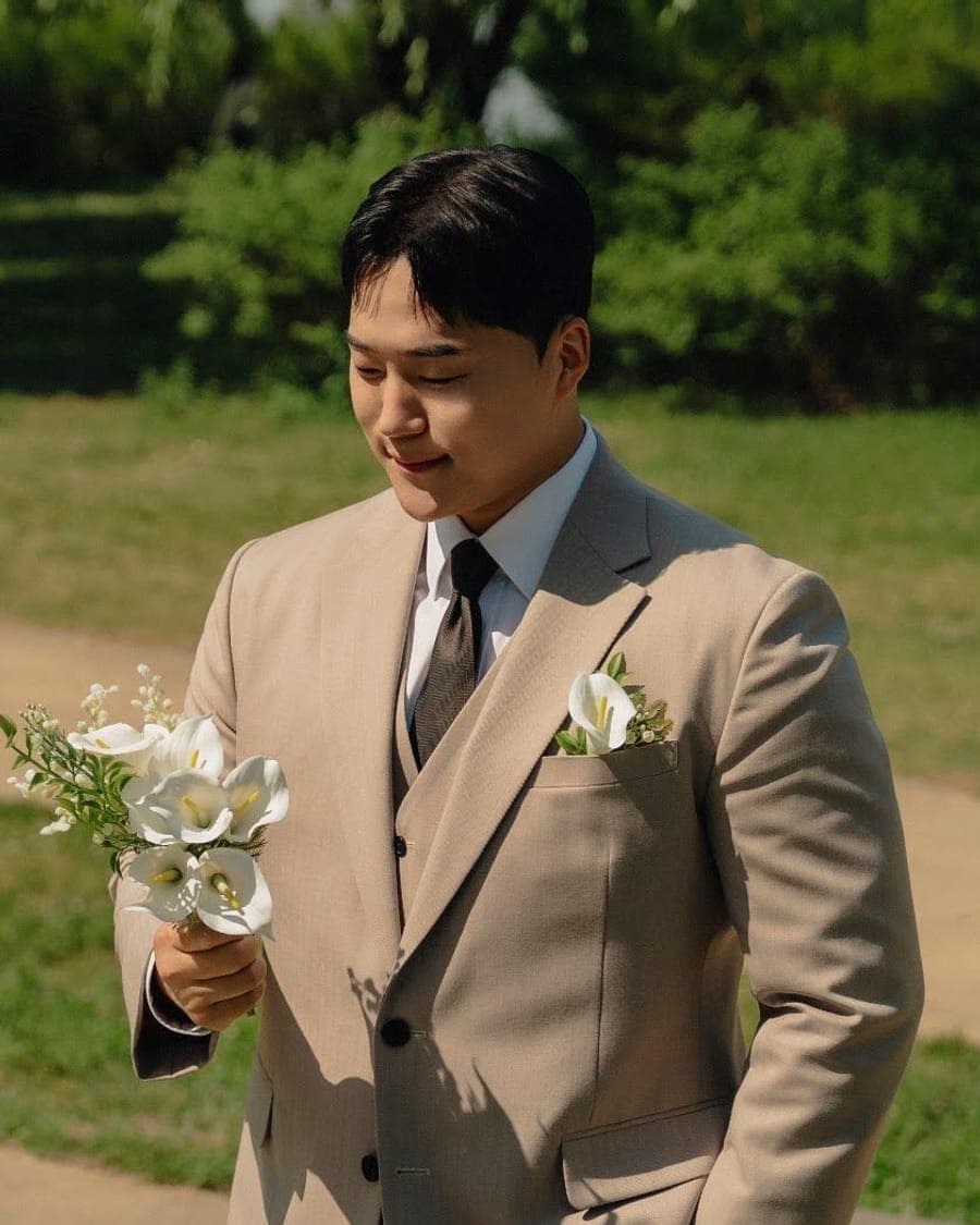 부케를 든 신랑 김상호
